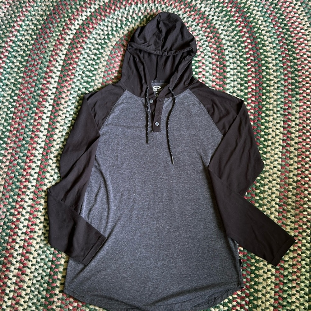 Men’s L, Oakley, Long-Sleeve, Hooded, T-shirt